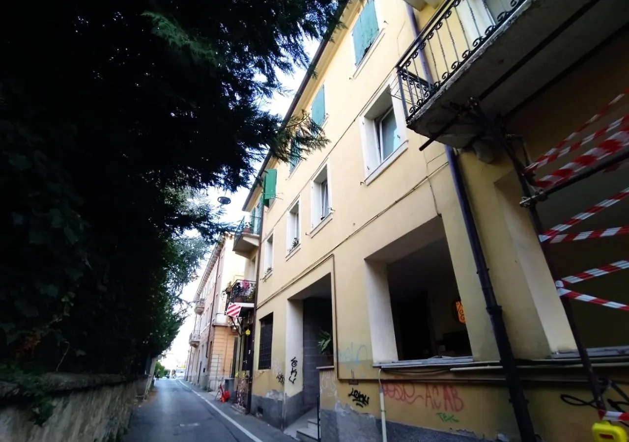 [Verona-PortaVescovo] Graziosa casa con balcone Appartamento